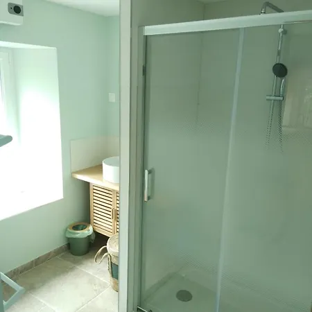 Semesterbostad Le Moulin De La Baleine, Au Calme, En Pleine Nature La Baleine